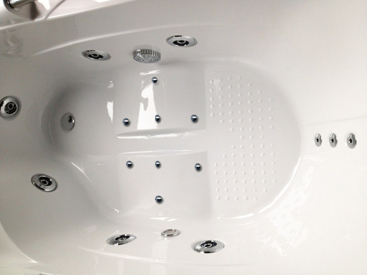 160x85-Fully-equipped-Jacuzzi-3_1542029901_494